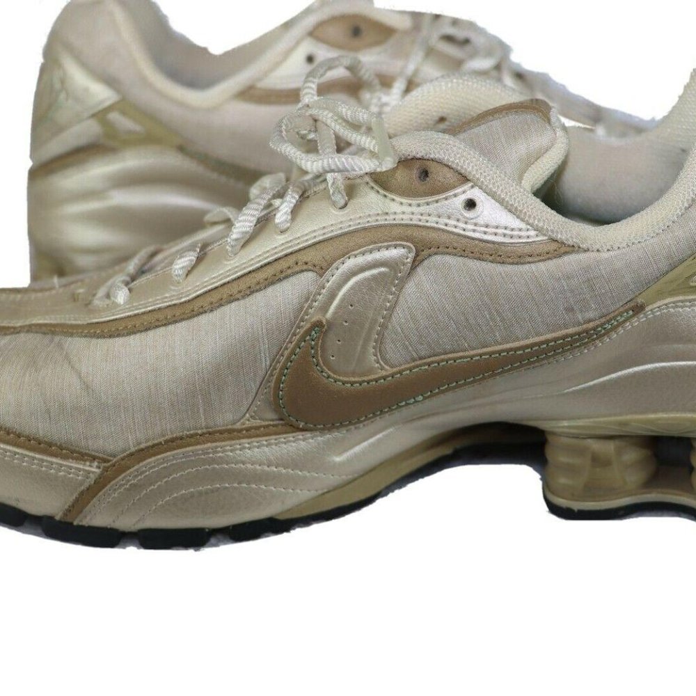 Nike Shox Saikano Size 10 Athletic Running Shoes